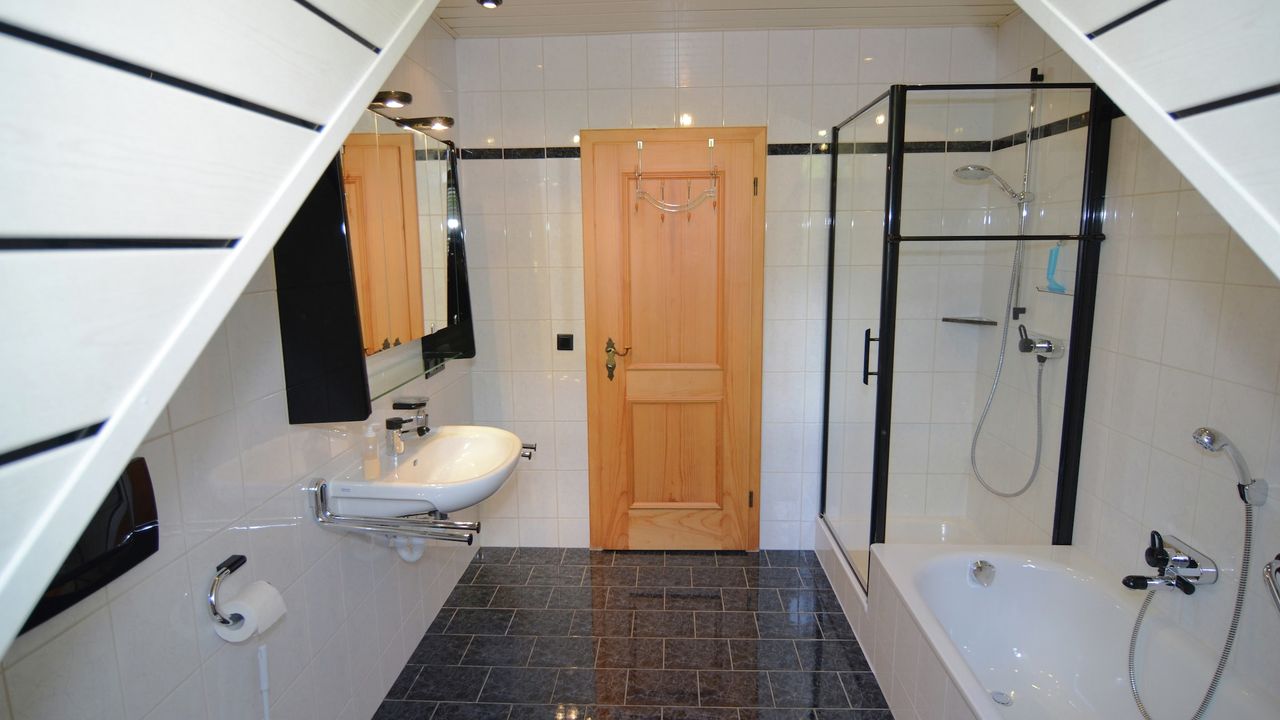 BathRoom BathRoom